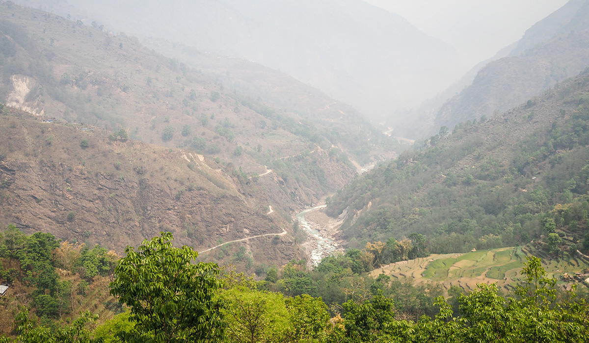 /the-landscape-while-hiking-the-annapurna-circuit-in-nepal